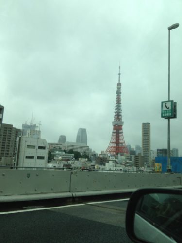 雨の東京と八王子のシンポジウム